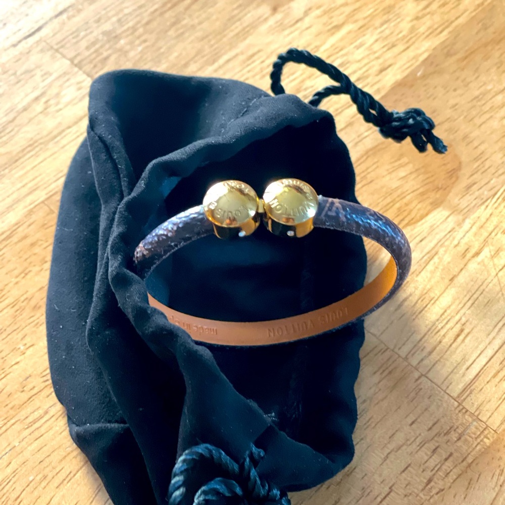 LOUIS VUITTON BRACELET